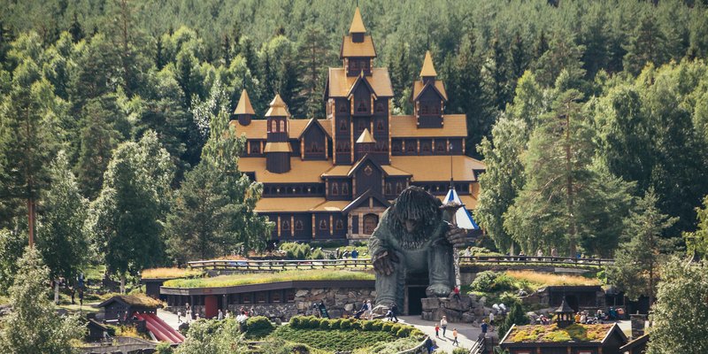 Hunderfossen Eventyrpark - trollet og eventyrslottet