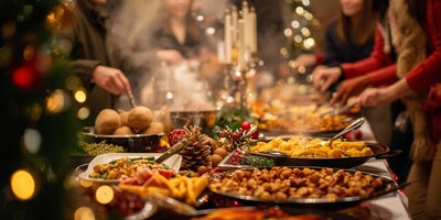 Bilde av julebuffet (Dette bildet er generert av KI)