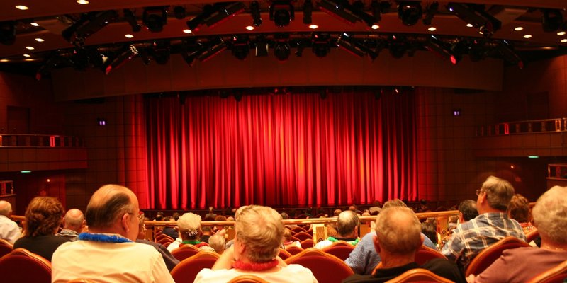 audience-at-a-theatre-1431355.jpg